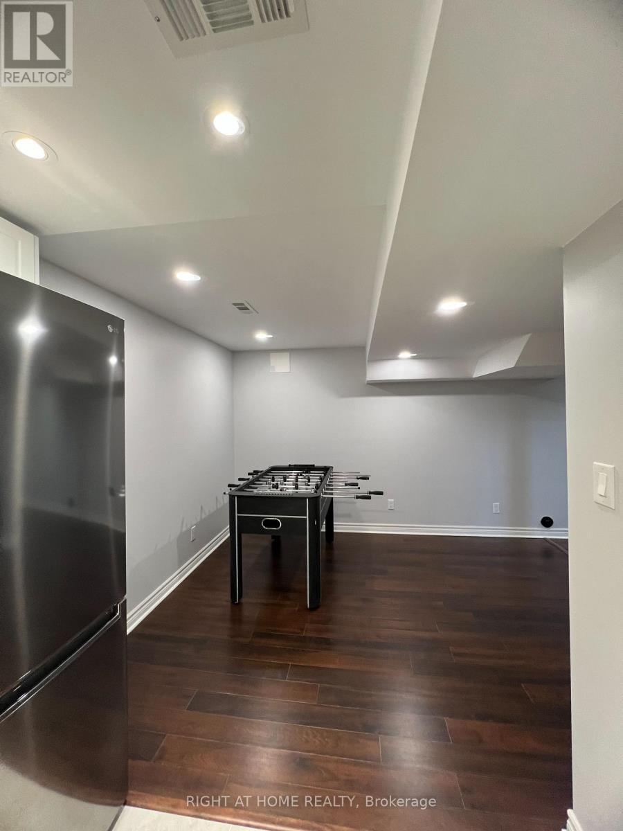 












BASEMENT - 19 BLUEBERRY LANE

,
Barrie (0 West),




Ontario
L4N0Z1

