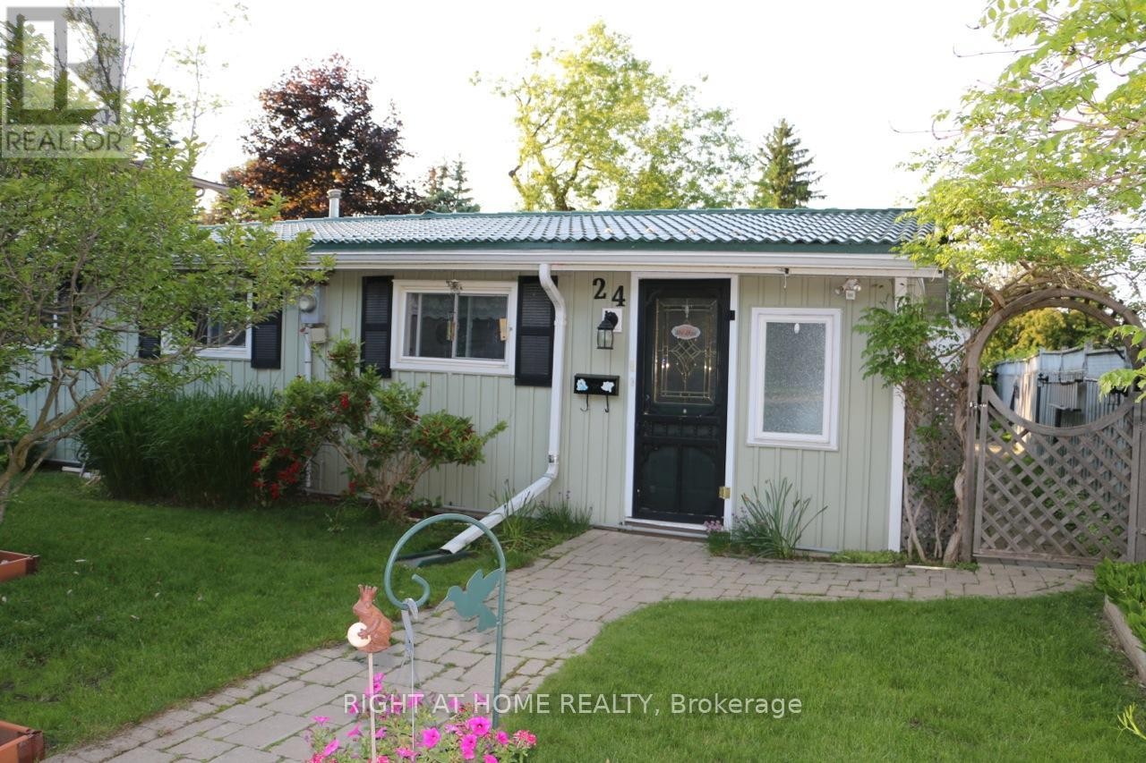 












24 BRENNAN AVENUE

,
Barrie (South Shore),




Ontario
L4N3X3

