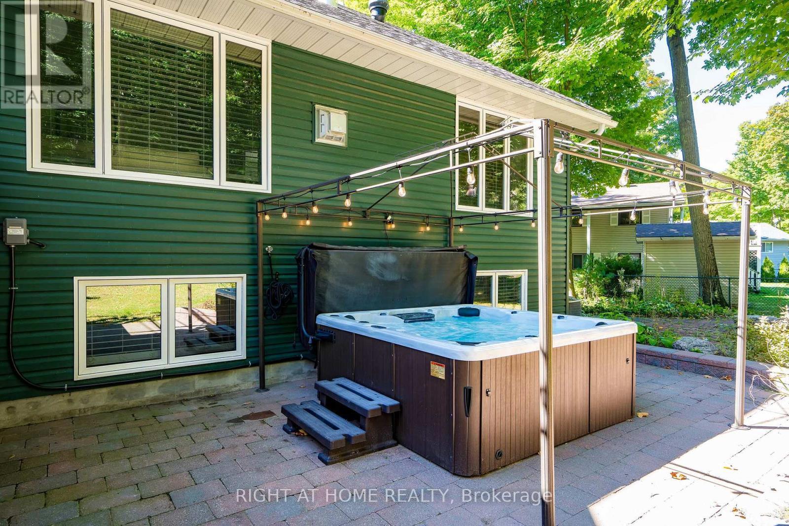 












137 DESROCHES TRAIL

,
Tiny,




Ontario
L9M0H9

