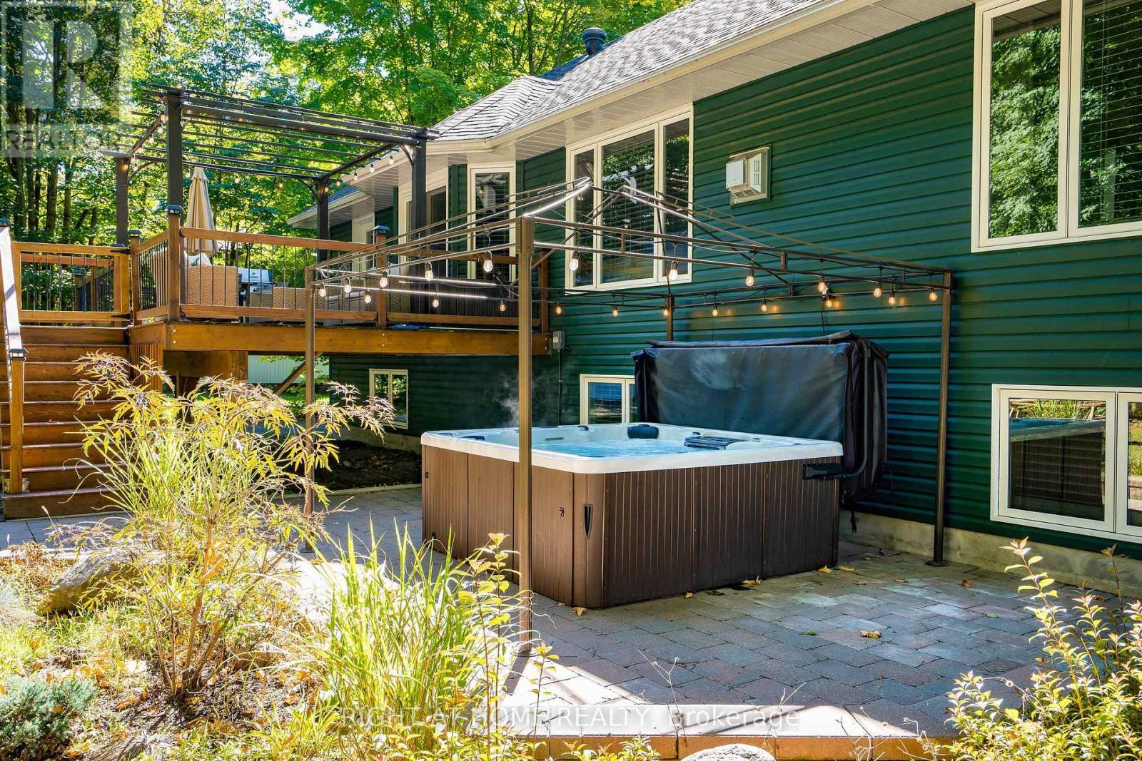 












137 DESROCHES TRAIL

,
Tiny,




Ontario
L9M0H9

