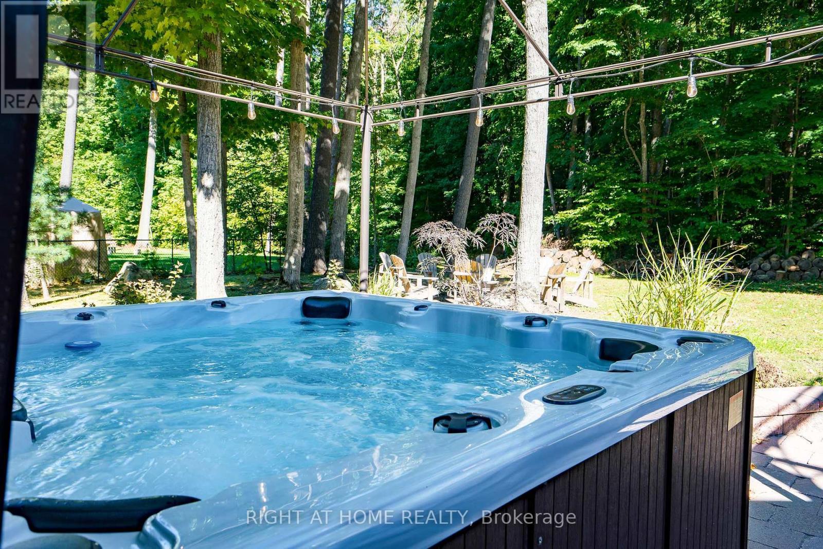 












137 DESROCHES TRAIL

,
Tiny,




Ontario
L9M0H9

