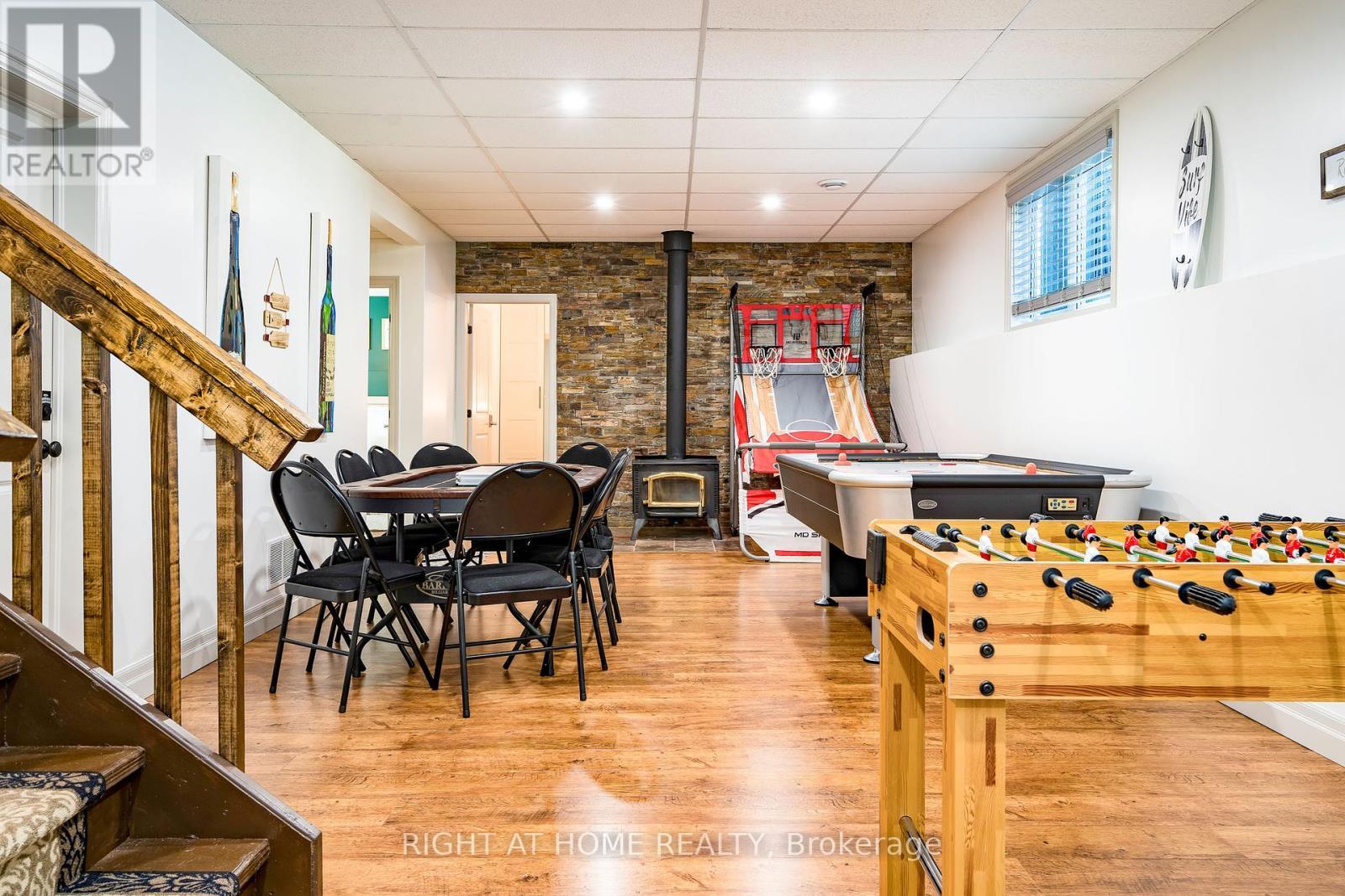 












137 DESROCHES TRAIL

,
Tiny,




Ontario
L9M0H9


