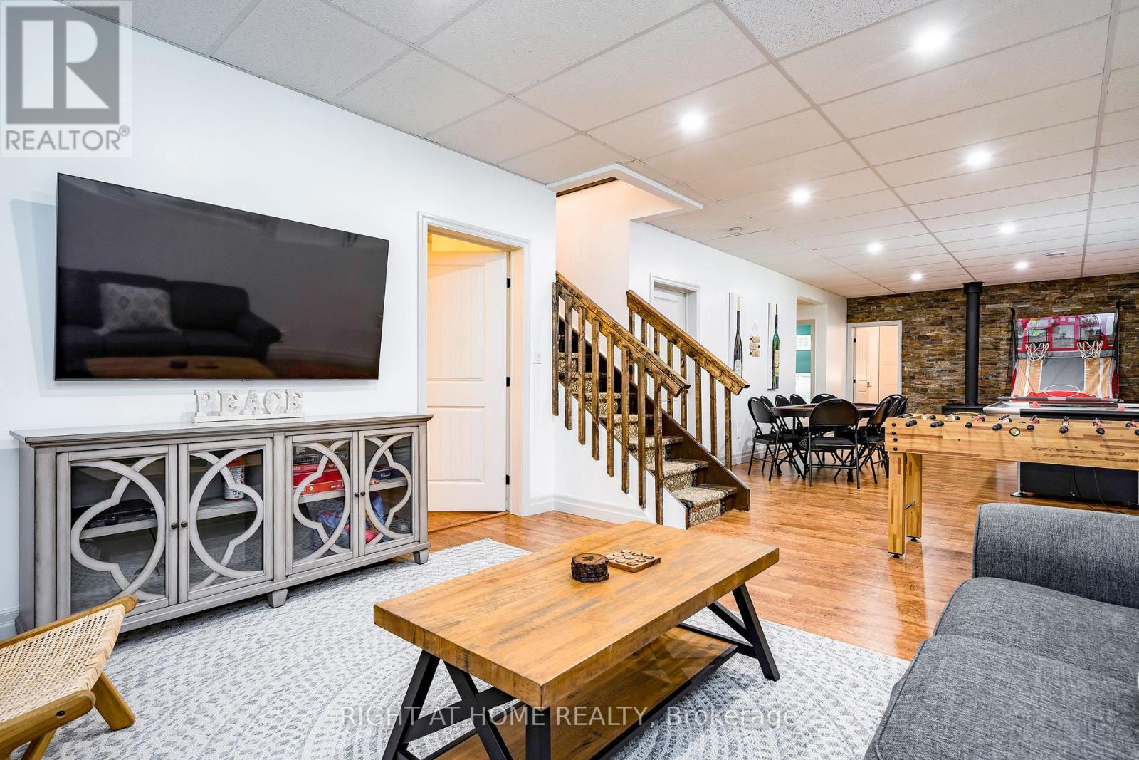












137 DESROCHES TRAIL

,
Tiny,




Ontario
L9M0H9

