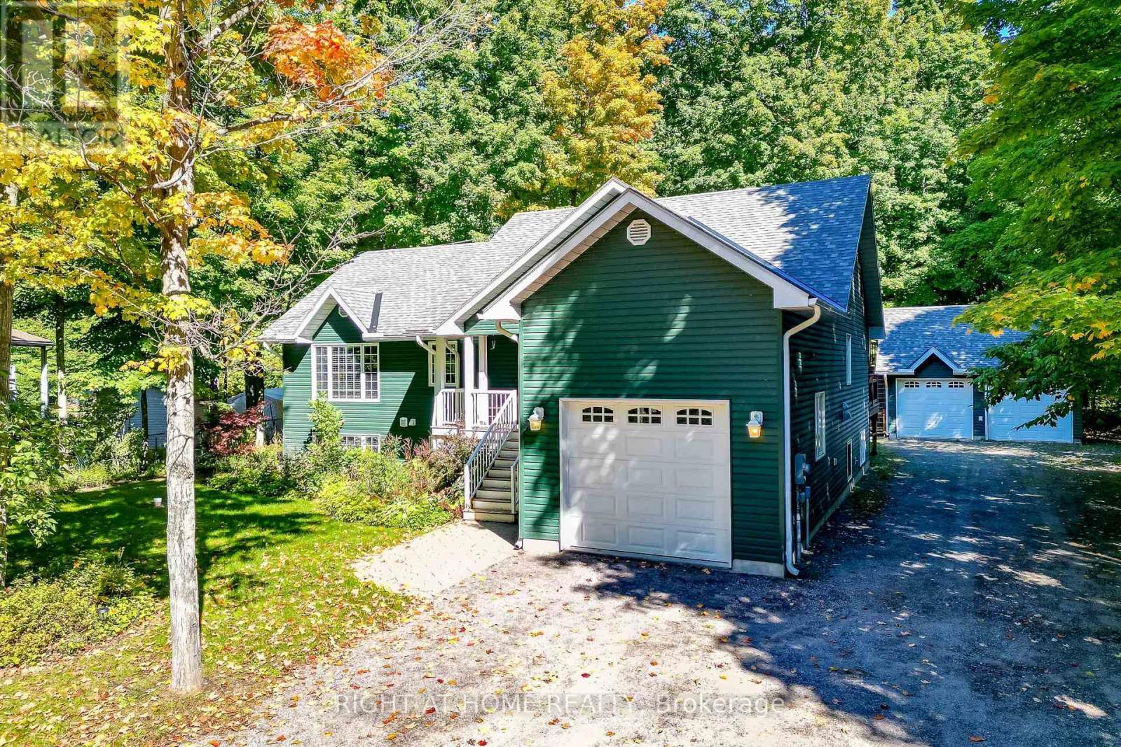 












137 DESROCHES TRAIL

,
Tiny,




Ontario
L9M0H9

