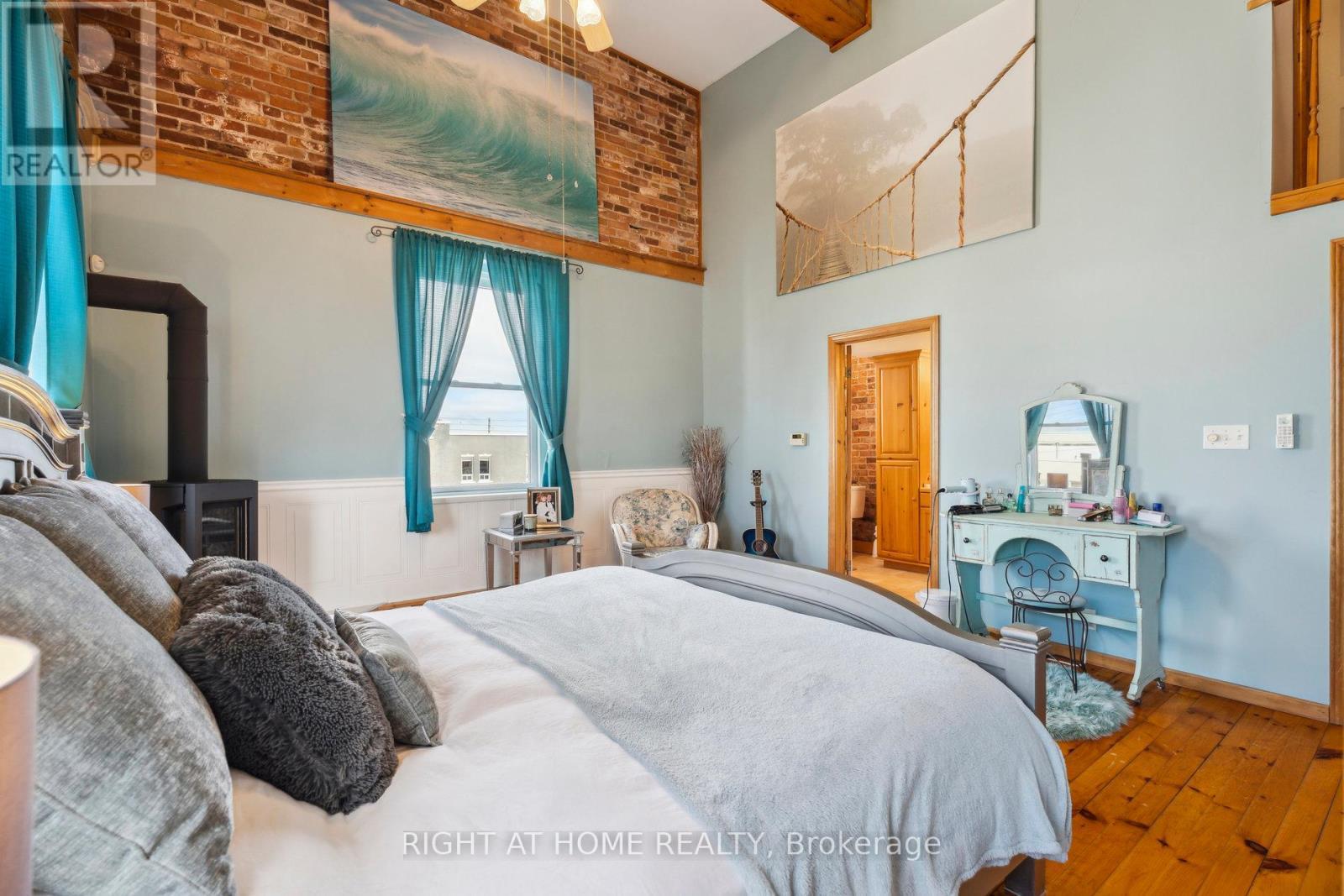 












226 KING STREET

,
Midland,




Ontario
L4R3M2

