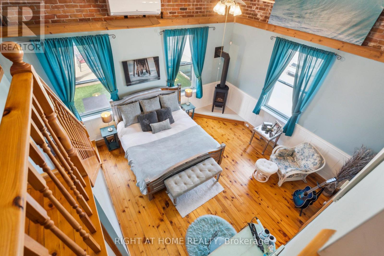 












226 KING STREET

,
Midland,




Ontario
L4R3M2

