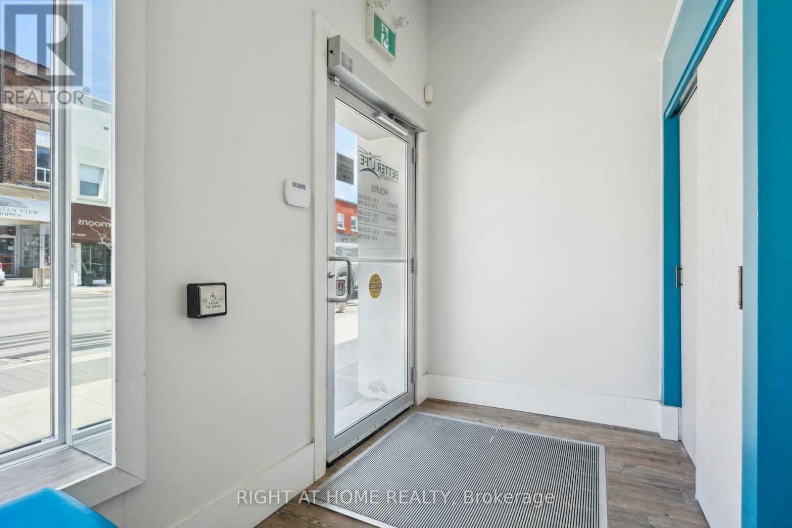 












226 KING STREET

,
Midland,




Ontario
L4R3M2

