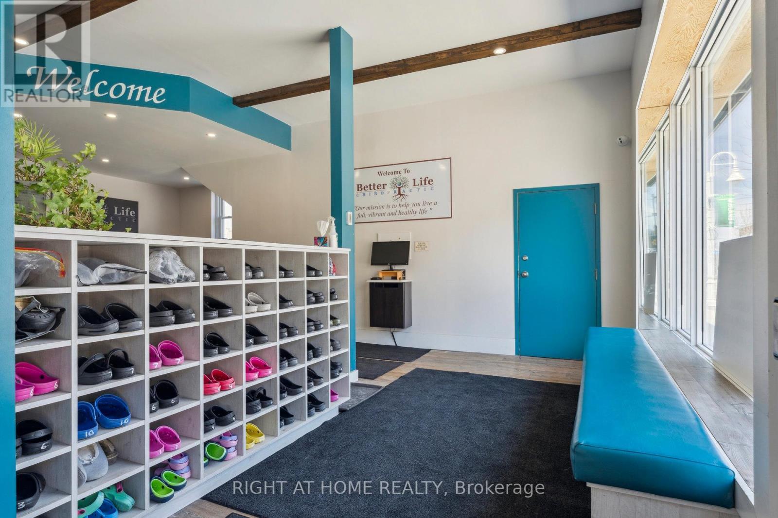 












226 KING STREET

,
Midland,




Ontario
L4R3M2

