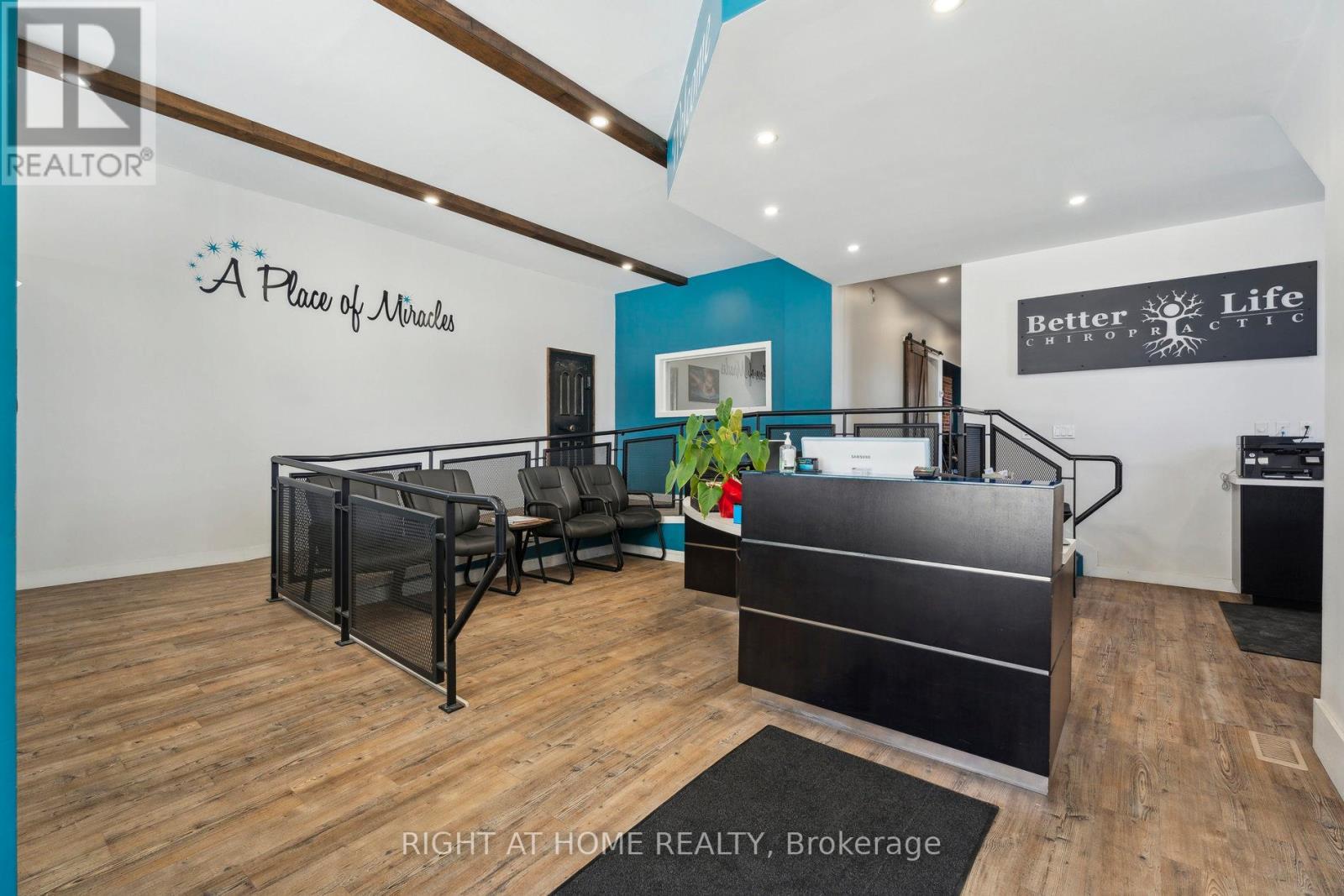 












226 KING STREET

,
Midland,




Ontario
L4R3M2

