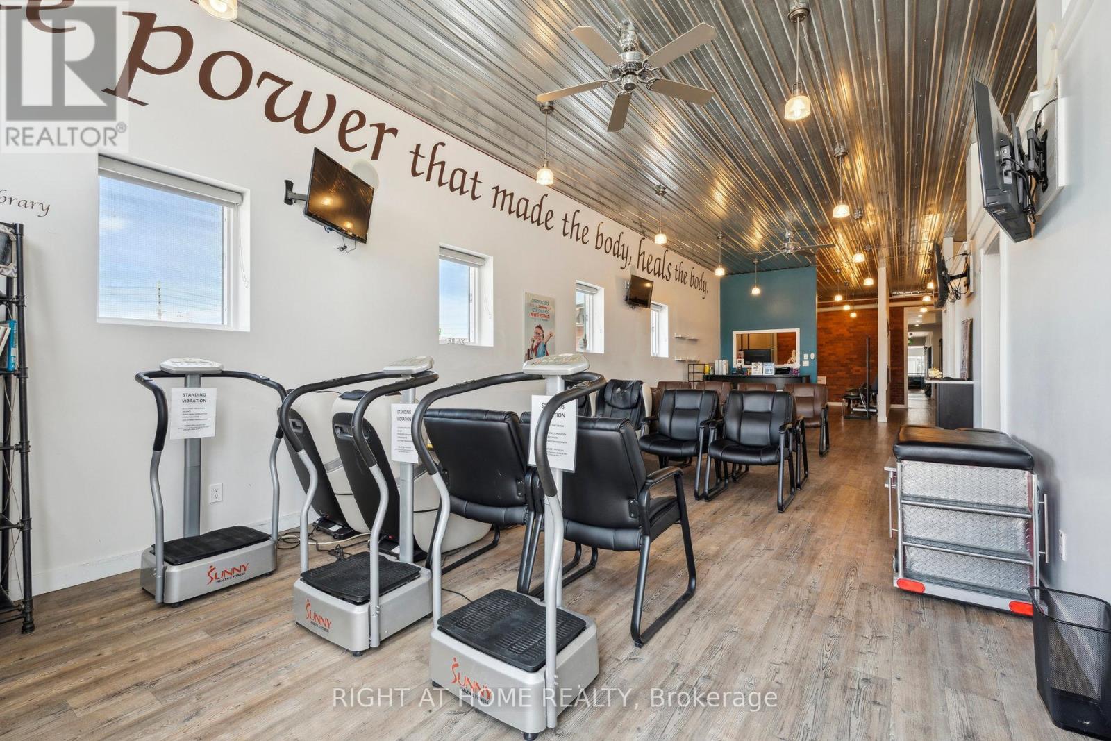 












226 KING STREET

,
Midland,




Ontario
L4R3M2

