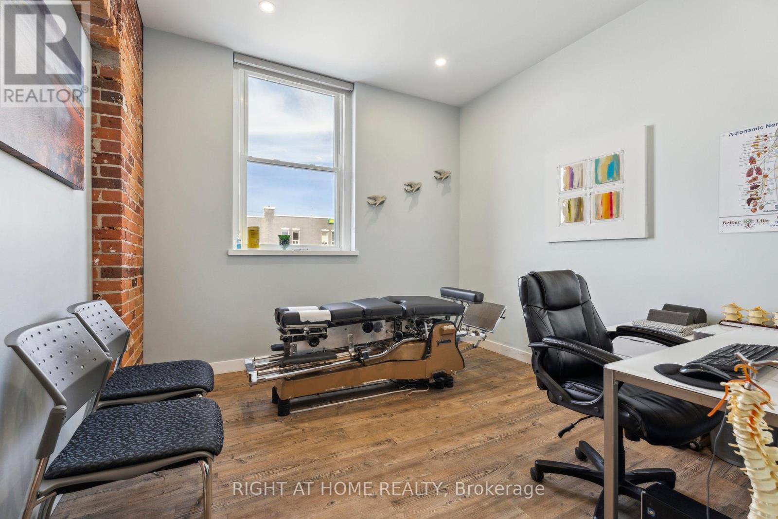 












226 KING STREET

,
Midland,




Ontario
L4R3M2

