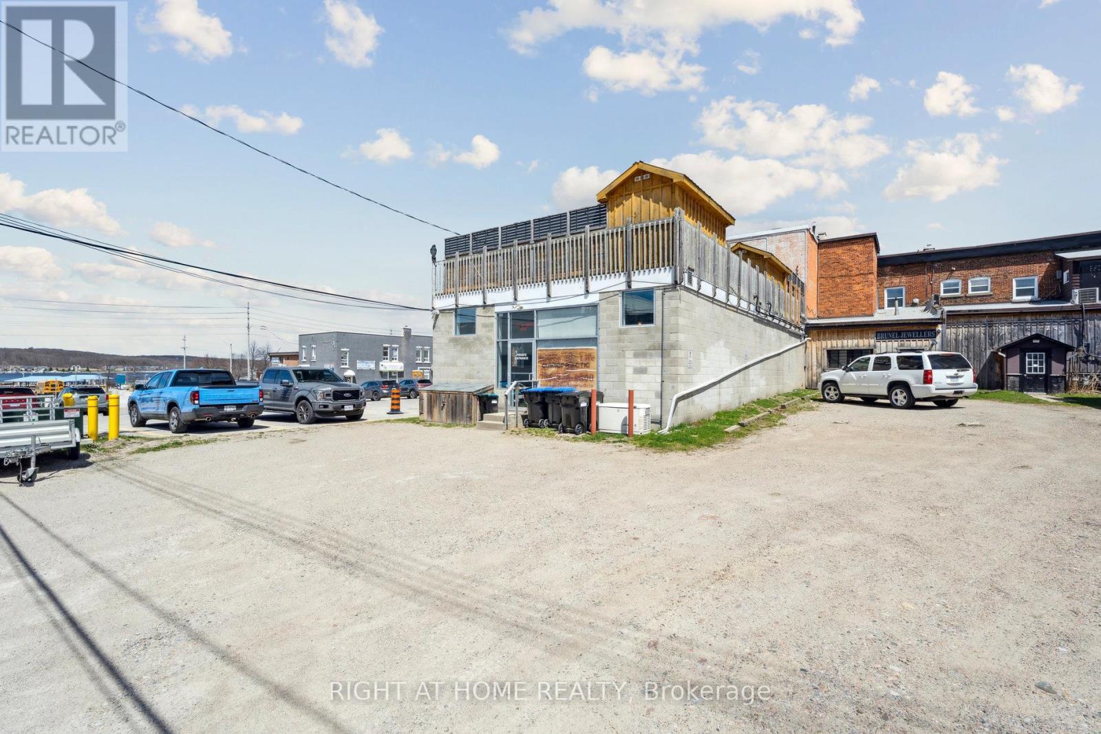












226 KING STREET

,
Midland,




Ontario
L4R3M2

