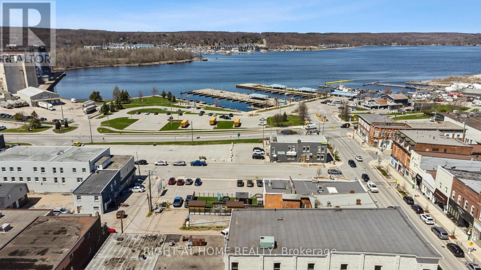 












226 KING STREET

,
Midland,




Ontario
L4R3M2


