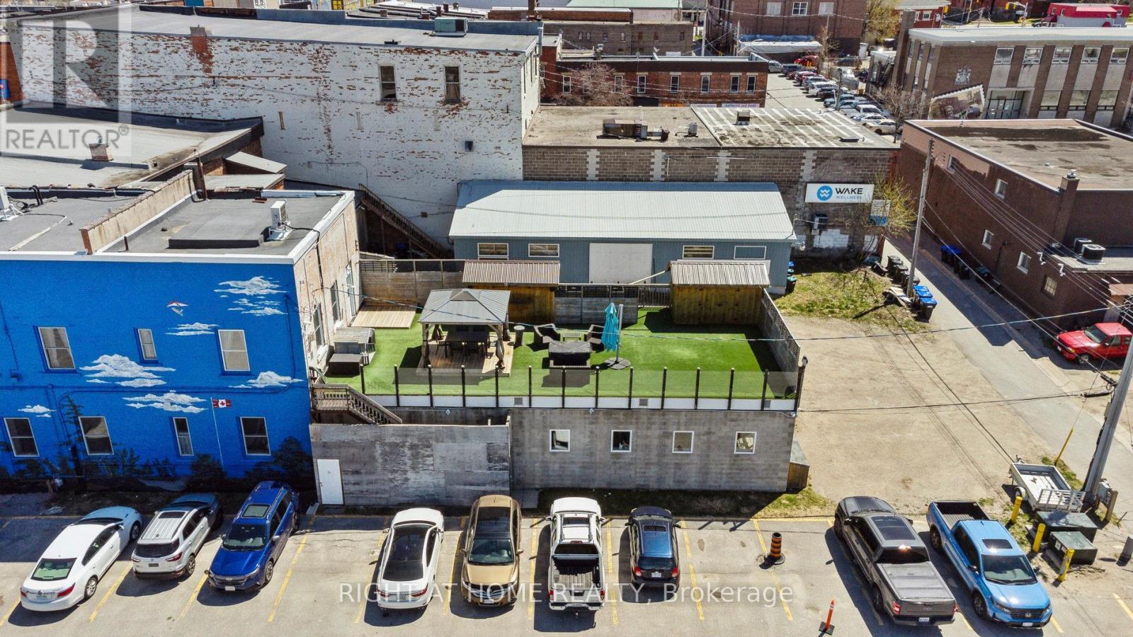 












226 KING STREET

,
Midland,




Ontario
L4R3M2

