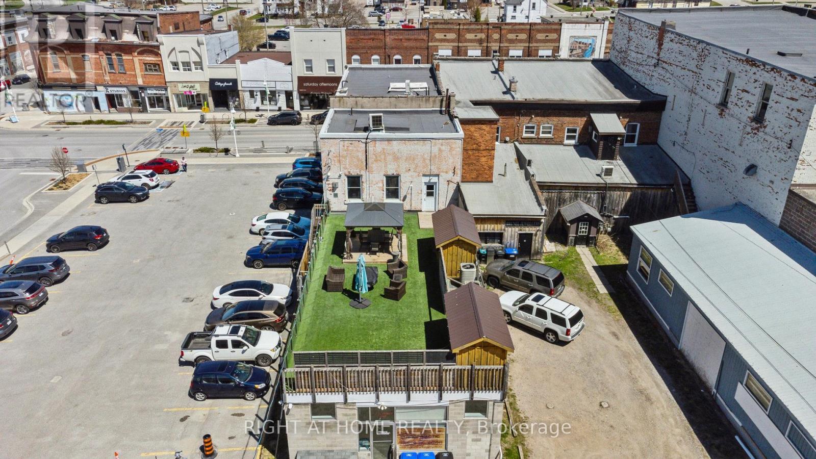 












226 KING STREET

,
Midland,




Ontario
L4R3M2

