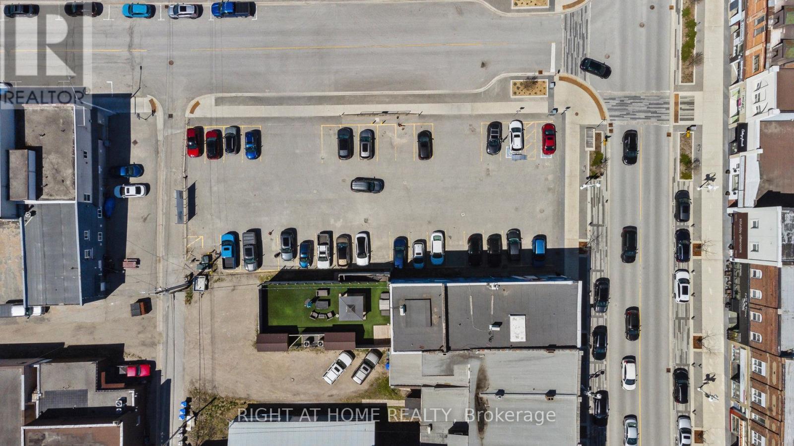 












226 KING STREET

,
Midland,




Ontario
L4R3M2

