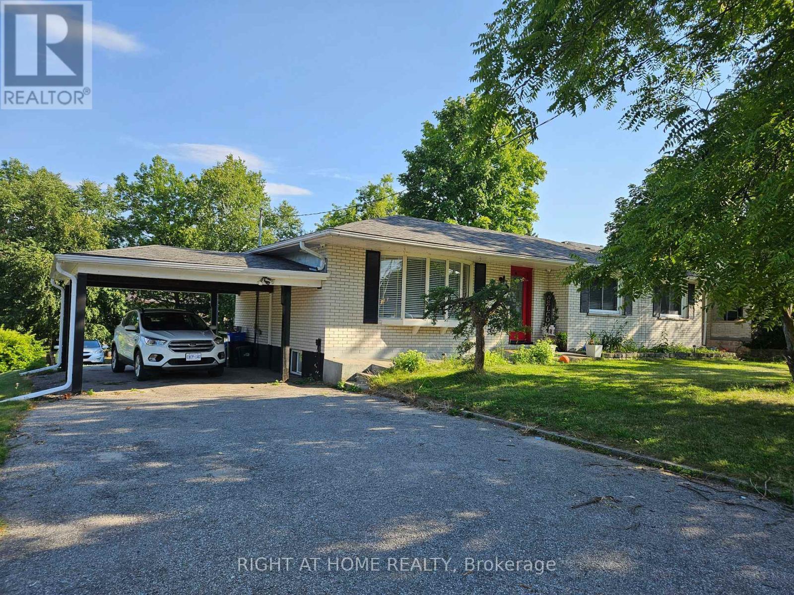 












63 CUNDLES ROAD E

,
Barrie (Cundles East),




Ontario
L4M2Z6

