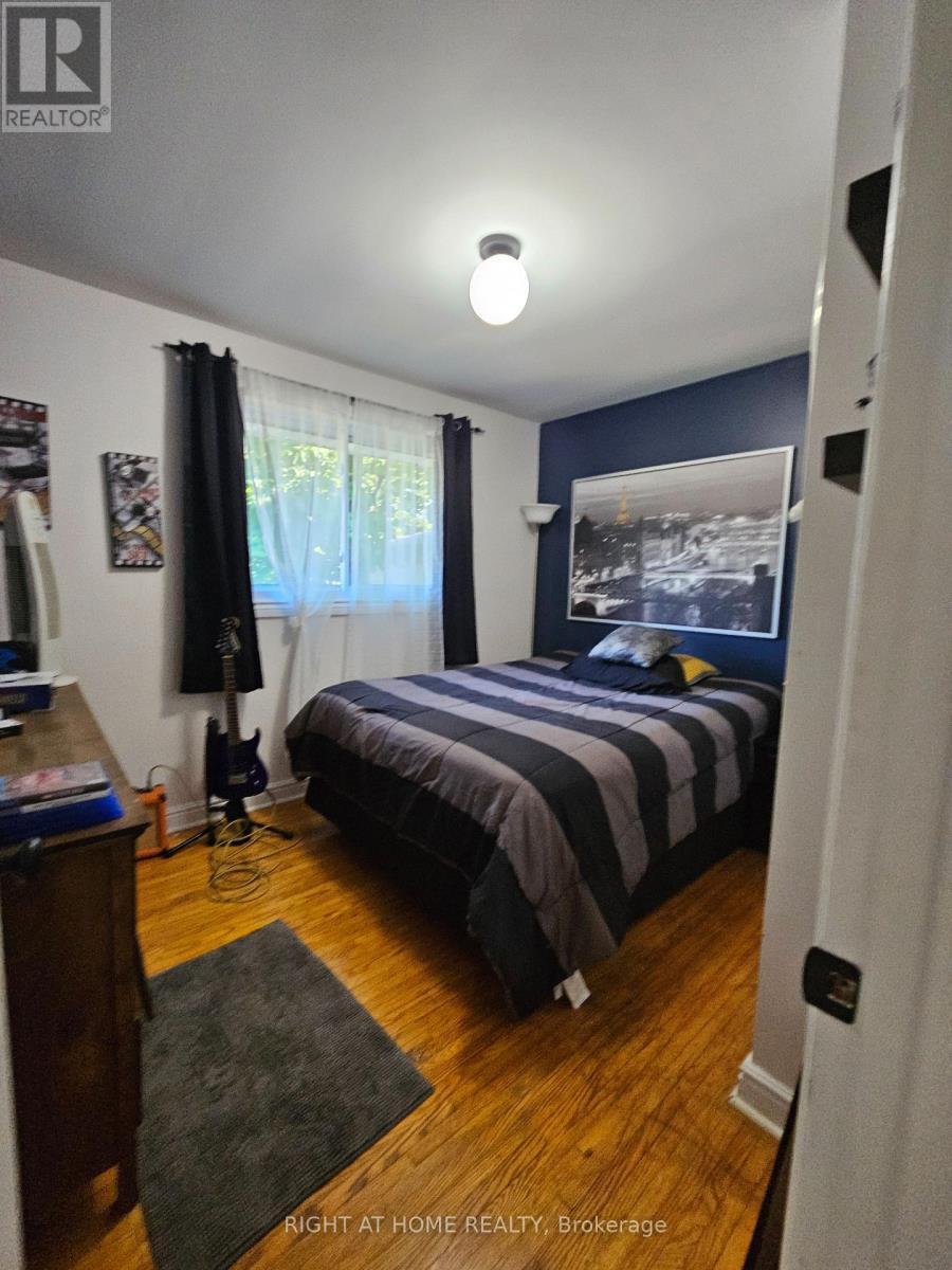 












63 CUNDLES ROAD E

,
Barrie (Cundles East),




Ontario
L4M2Z6

