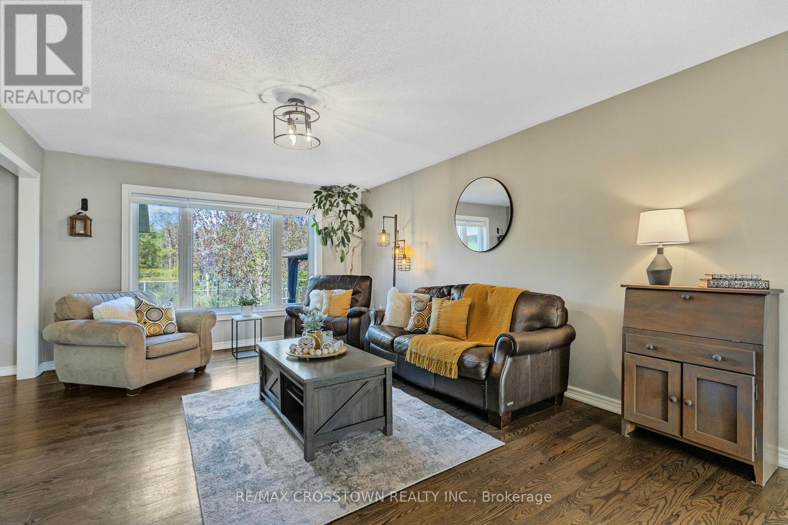 












40 COUNTRY LANE

,
Barrie (Painswick South),




Ontario
L4N0E8

