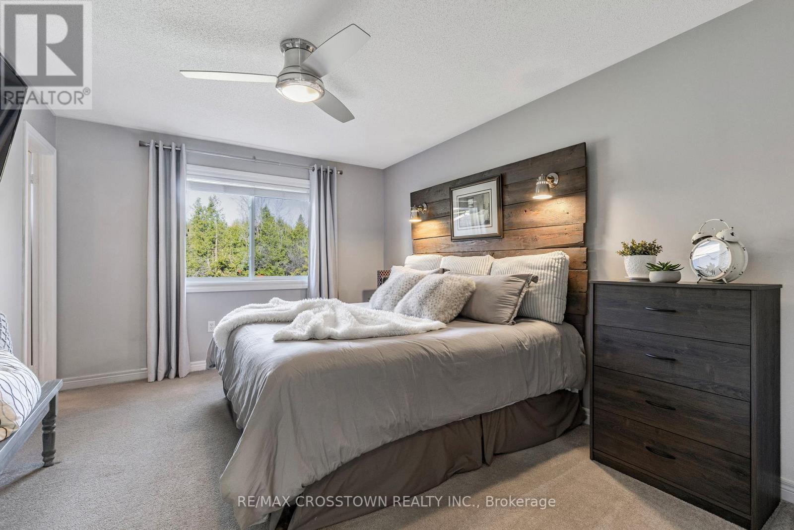 












40 COUNTRY LANE

,
Barrie (Painswick South),




Ontario
L4N0E8


