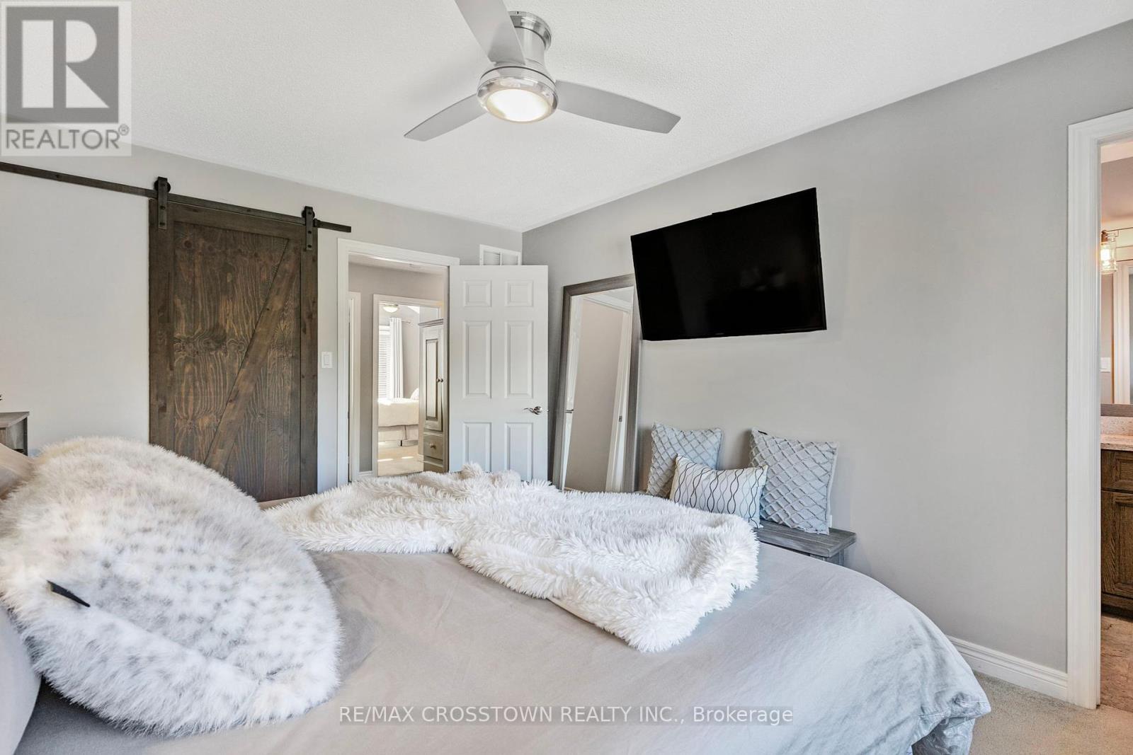 












40 COUNTRY LANE

,
Barrie (Painswick South),




Ontario
L4N0E8

