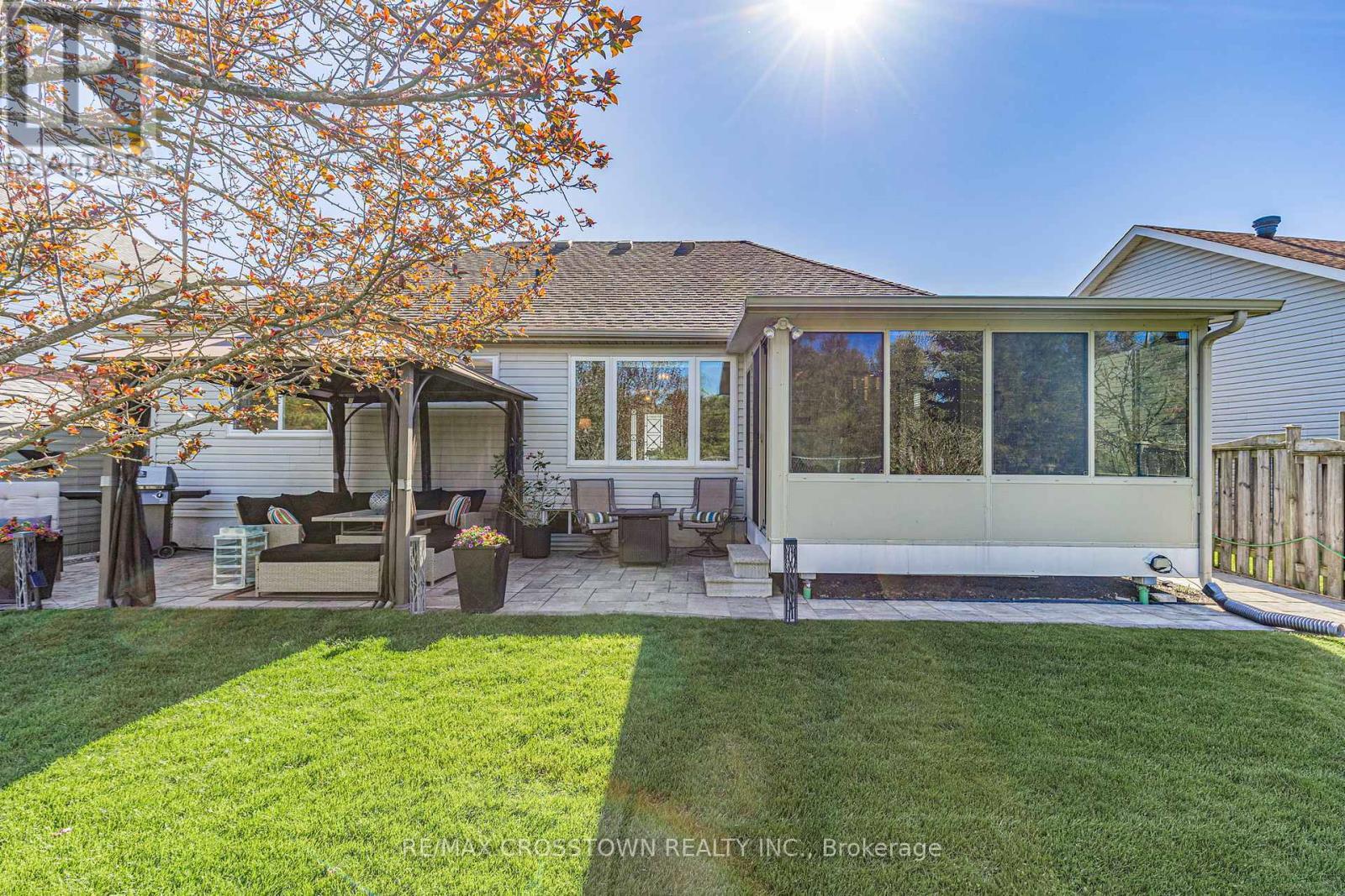 












40 COUNTRY LANE

,
Barrie (Painswick South),




Ontario
L4N0E8

