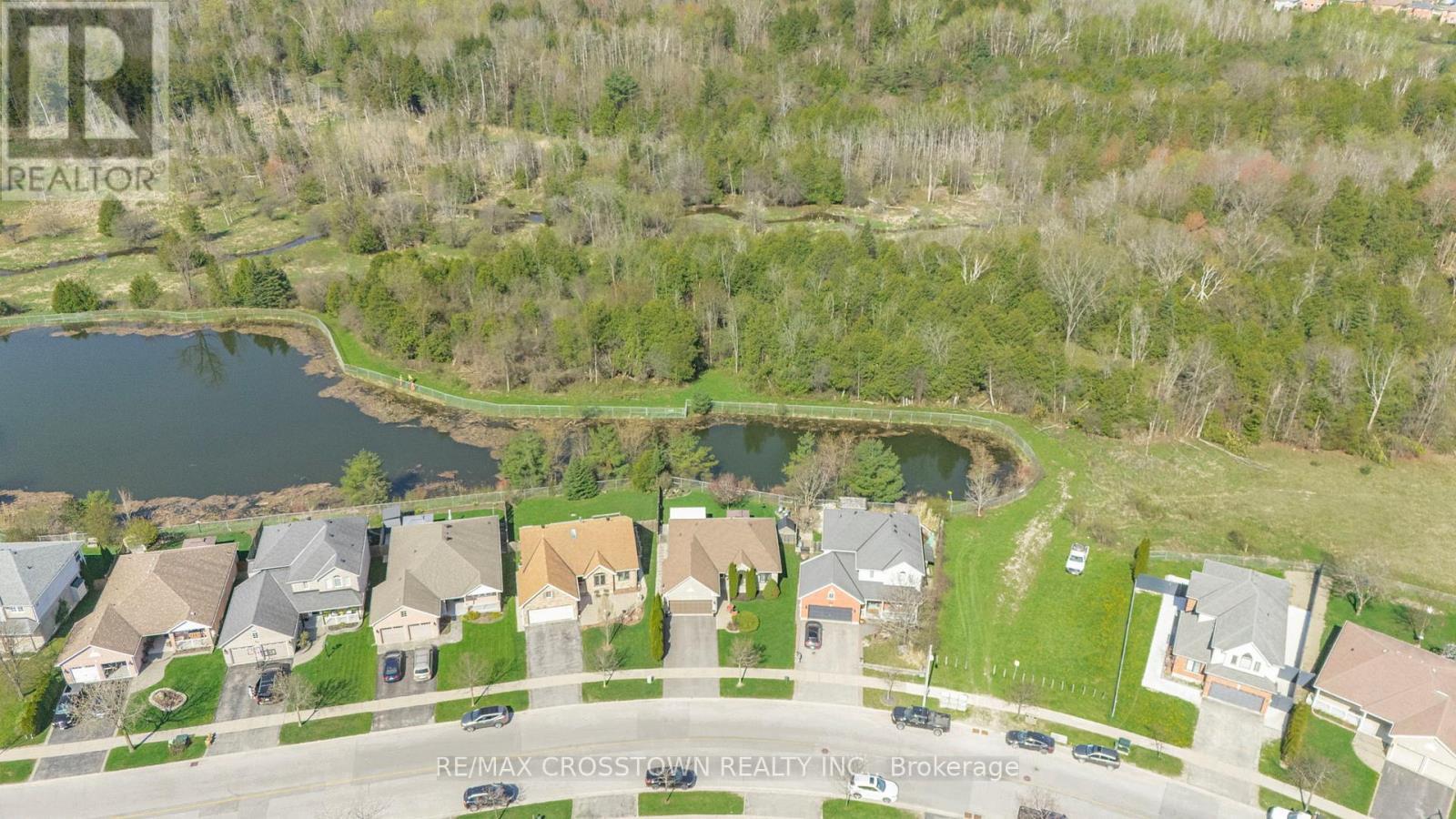 












40 COUNTRY LANE

,
Barrie (Painswick South),




Ontario
L4N0E8

