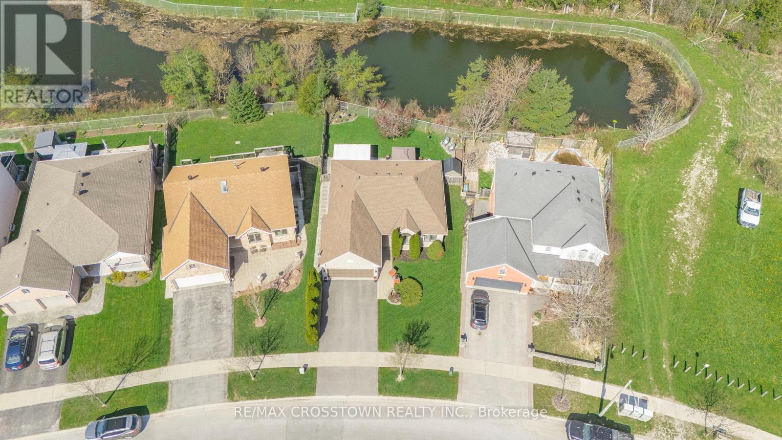 












40 COUNTRY LANE

,
Barrie (Painswick South),




Ontario
L4N0E8

