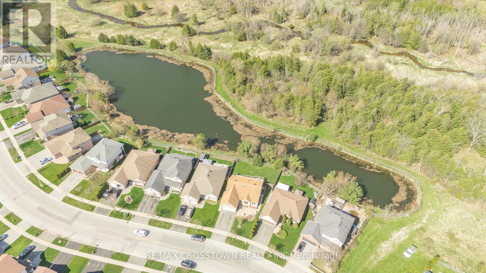 












40 COUNTRY LANE

,
Barrie (Painswick South),




Ontario
L4N0E8

