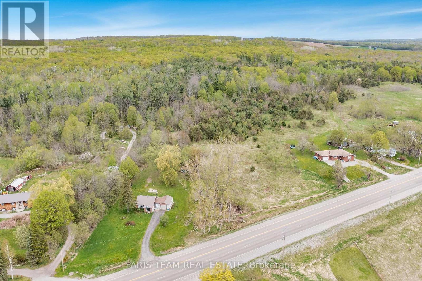 












7665 HIGHWAY 93

,
Tiny,







Ontario
L0K2E1

