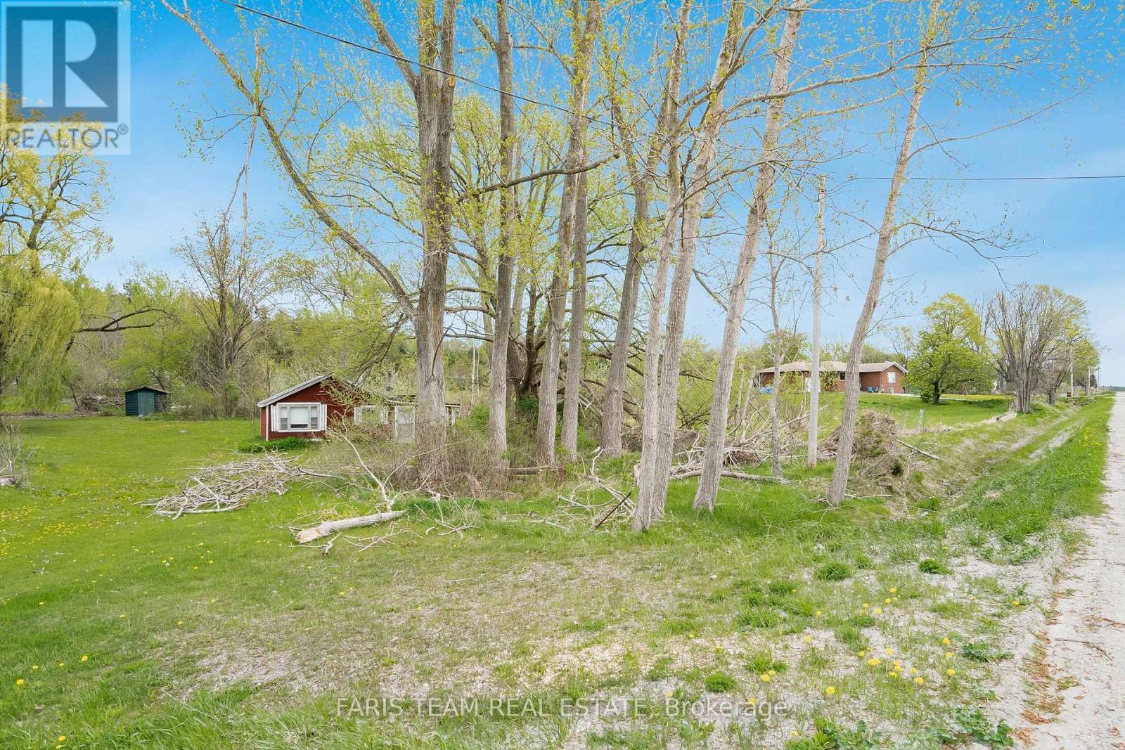 












7665 HIGHWAY 93

,
Tiny,







Ontario
L0K2E1

