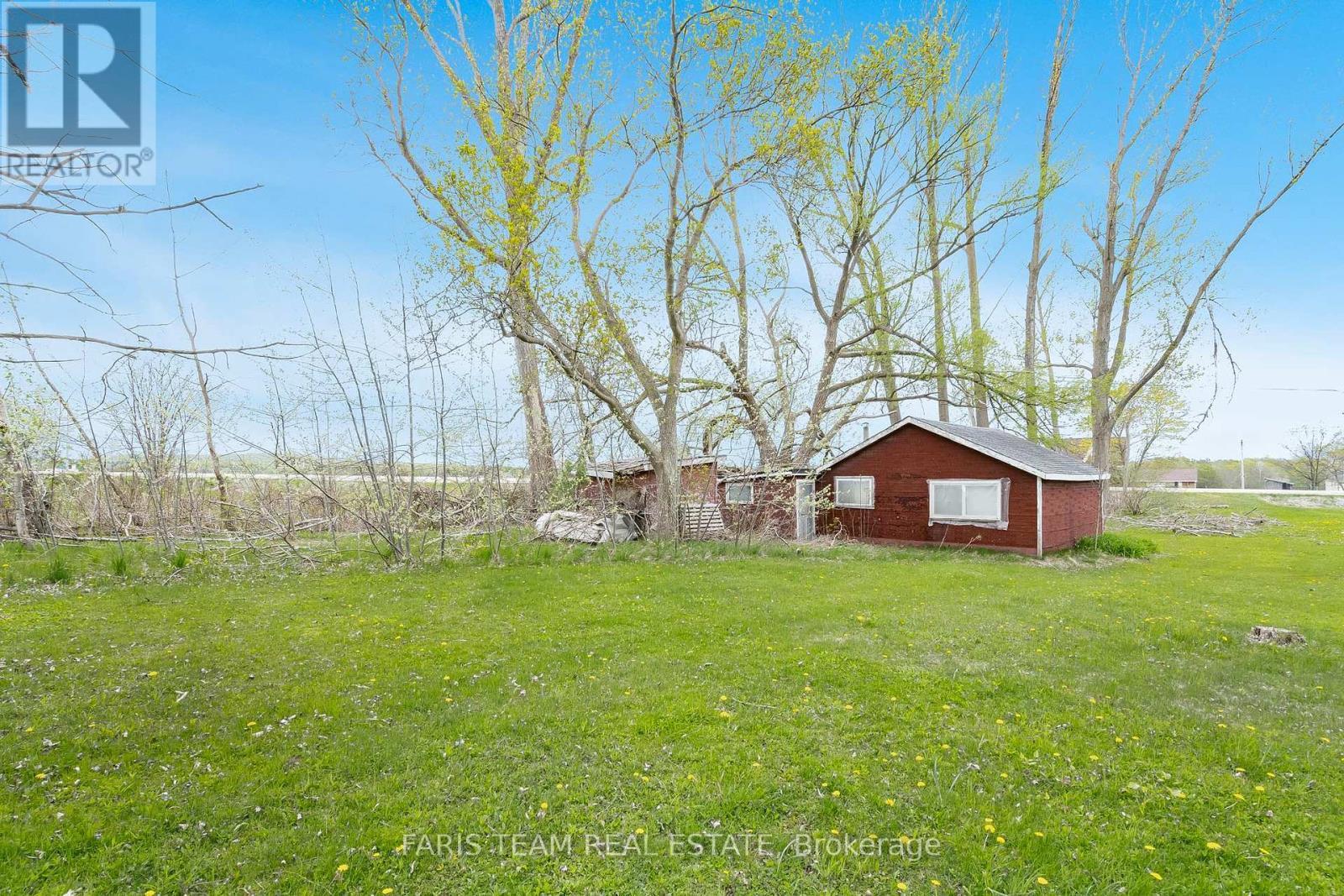 












7665 HIGHWAY 93

,
Tiny,







Ontario
L0K2E1

