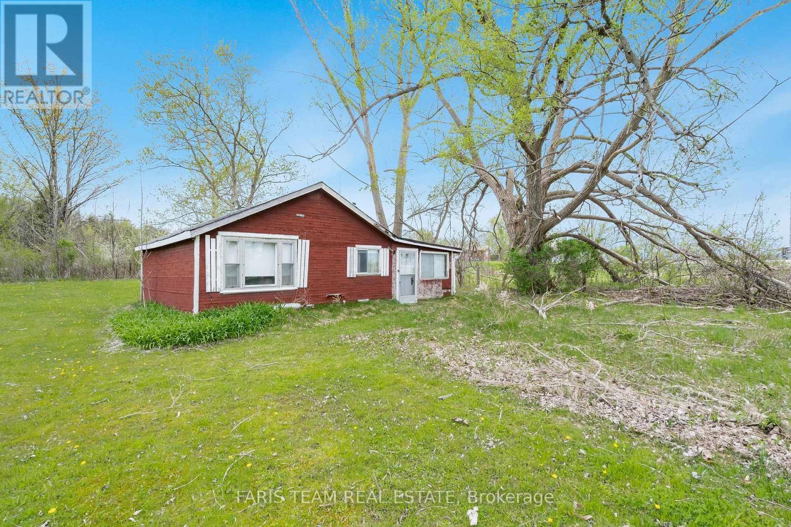 












7665 HIGHWAY 93

,
Tiny,







Ontario
L0K2E1

