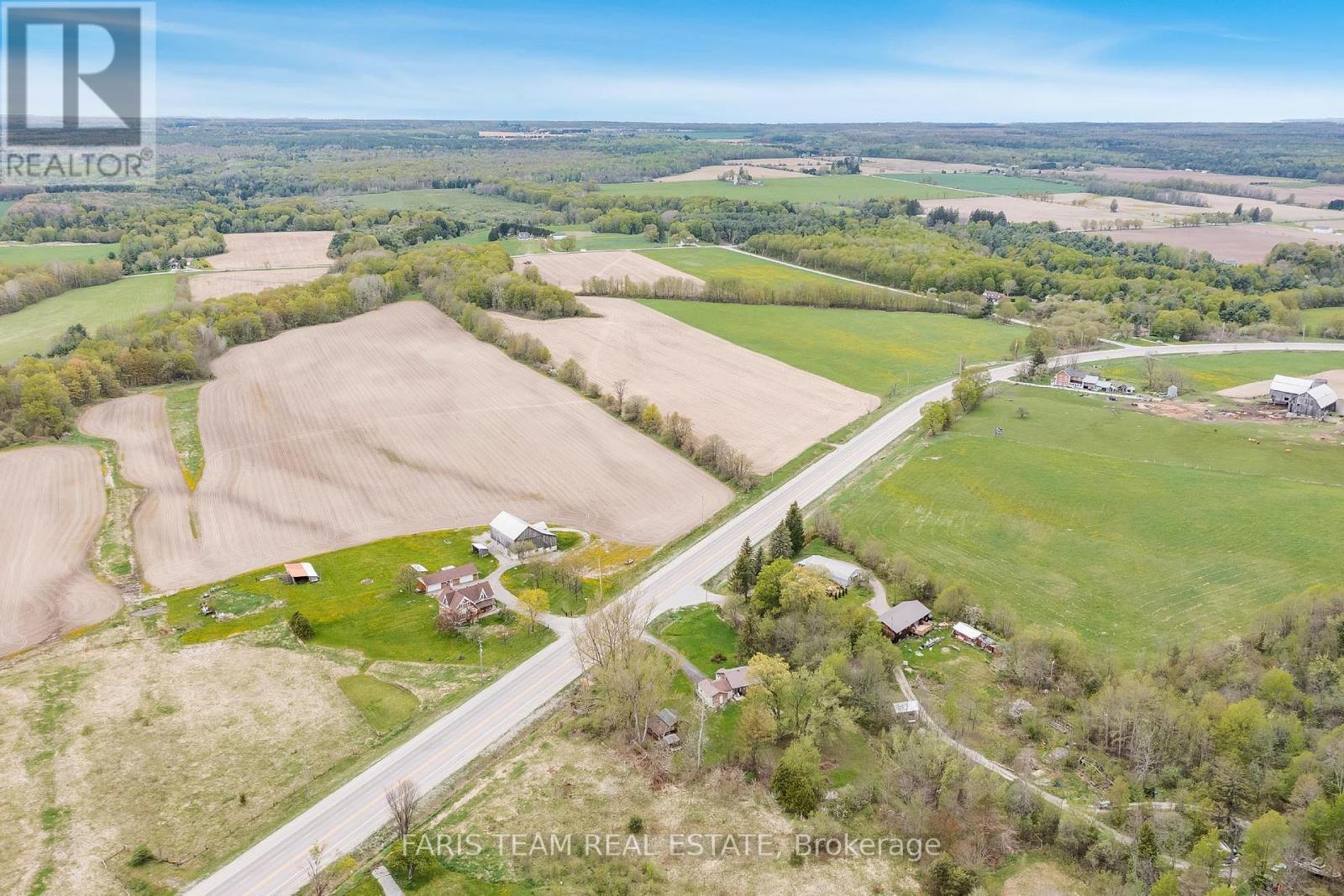 












7665 HIGHWAY 93

,
Tiny,







Ontario
L0K2E1

