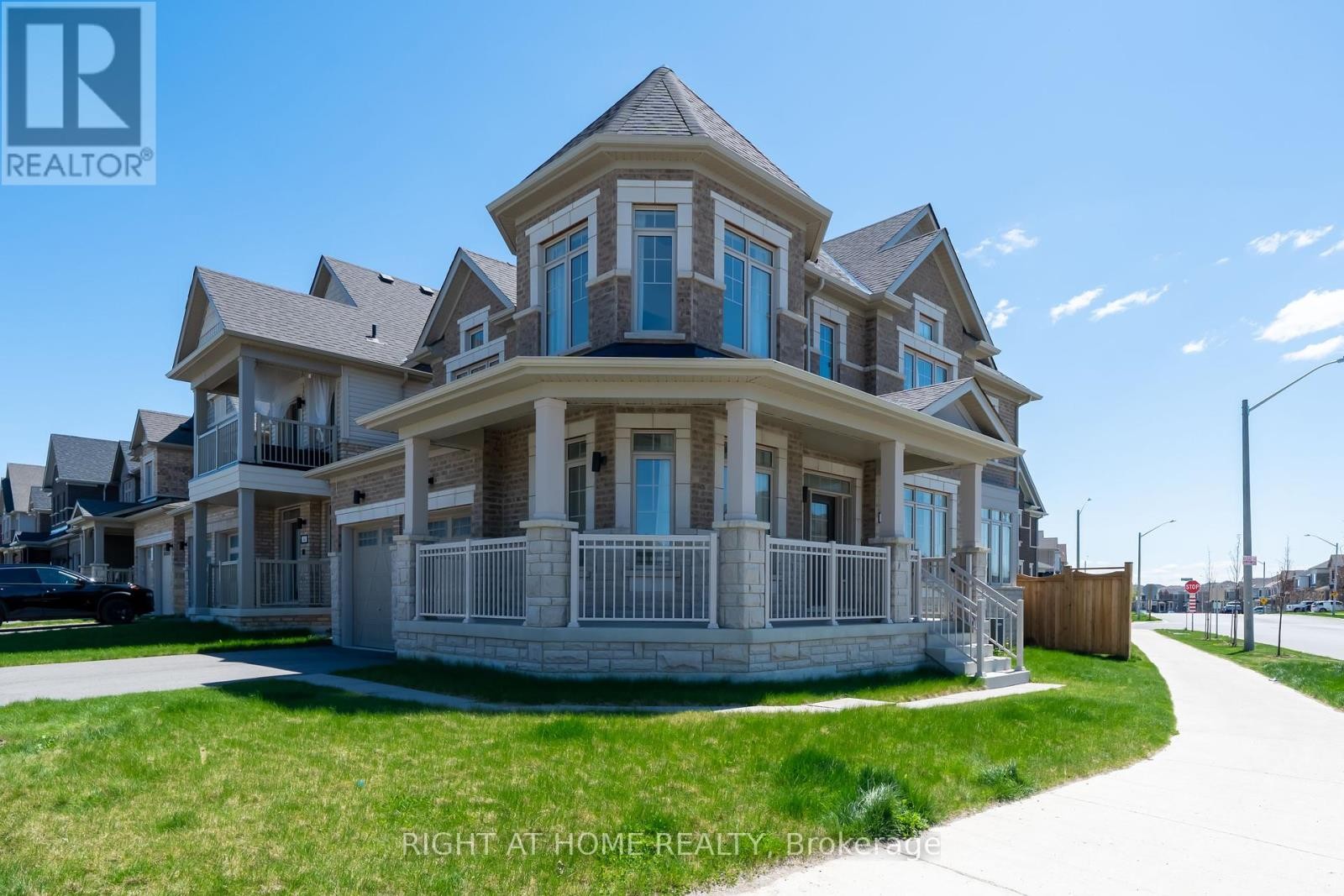 












42 COPPERHILL HEIGHTS

,
Barrie,




Ontario
L9J0K6


