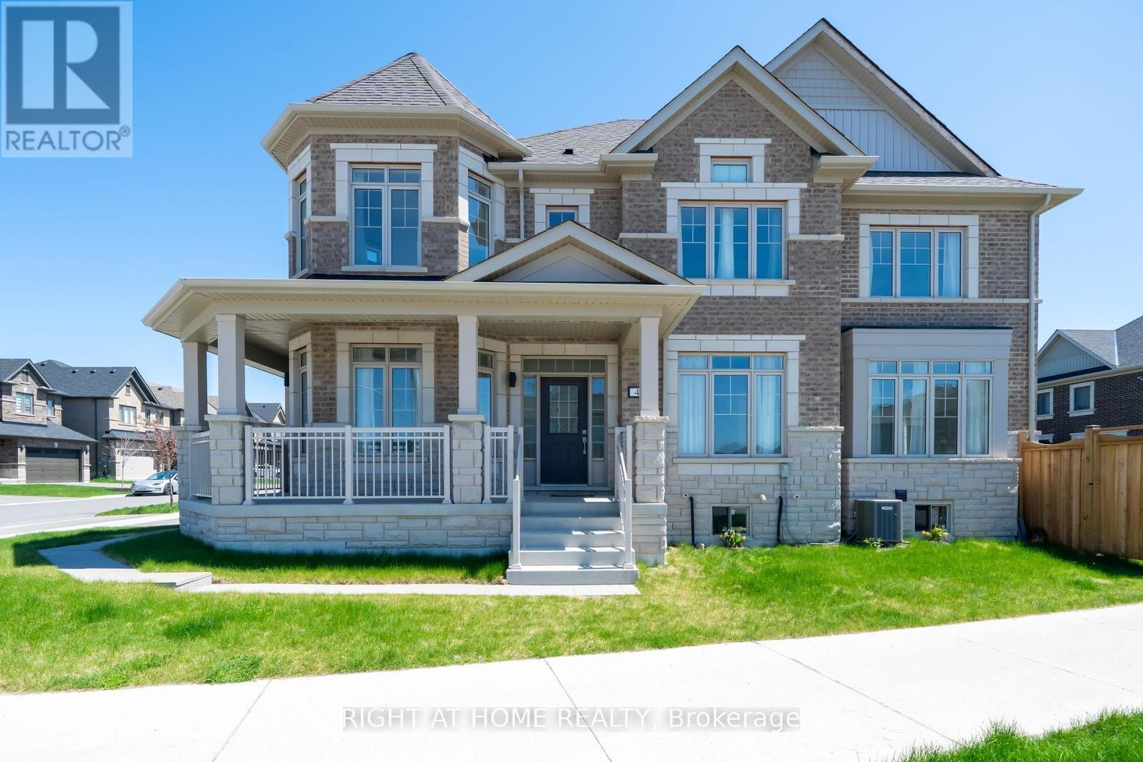 












42 COPPERHILL HEIGHTS

,
Barrie,




Ontario
L9J0K6

