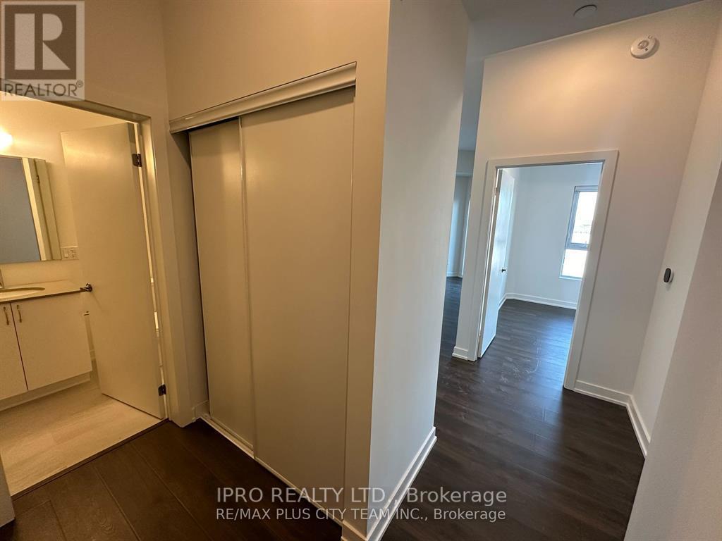 












208 - 56 LAKESIDE TERRACE

,
Barrie (Little Lake),




Ontario
L4M0L5

