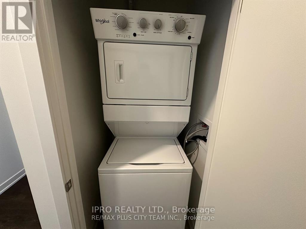 












208 - 56 LAKESIDE TERRACE

,
Barrie (Little Lake),




Ontario
L4M0L5

