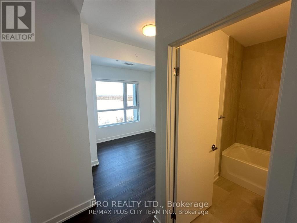












208 - 56 LAKESIDE TERRACE

,
Barrie (Little Lake),




Ontario
L4M0L5

