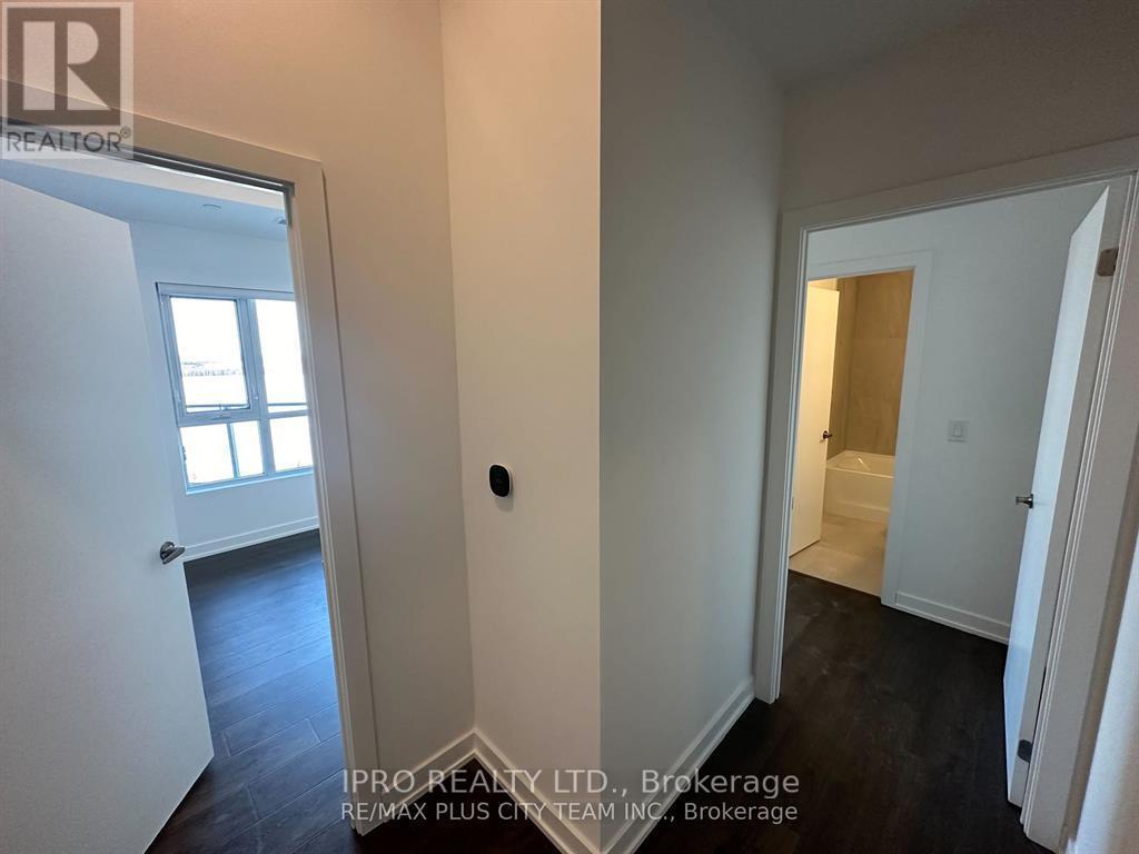 












208 - 56 LAKESIDE TERRACE

,
Barrie (Little Lake),




Ontario
L4M0L5

