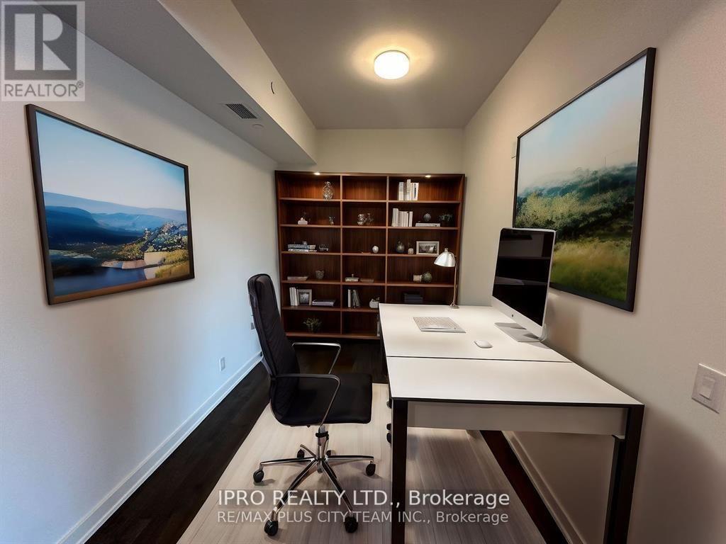 












208 - 56 LAKESIDE TERRACE

,
Barrie (Little Lake),




Ontario
L4M0L5

