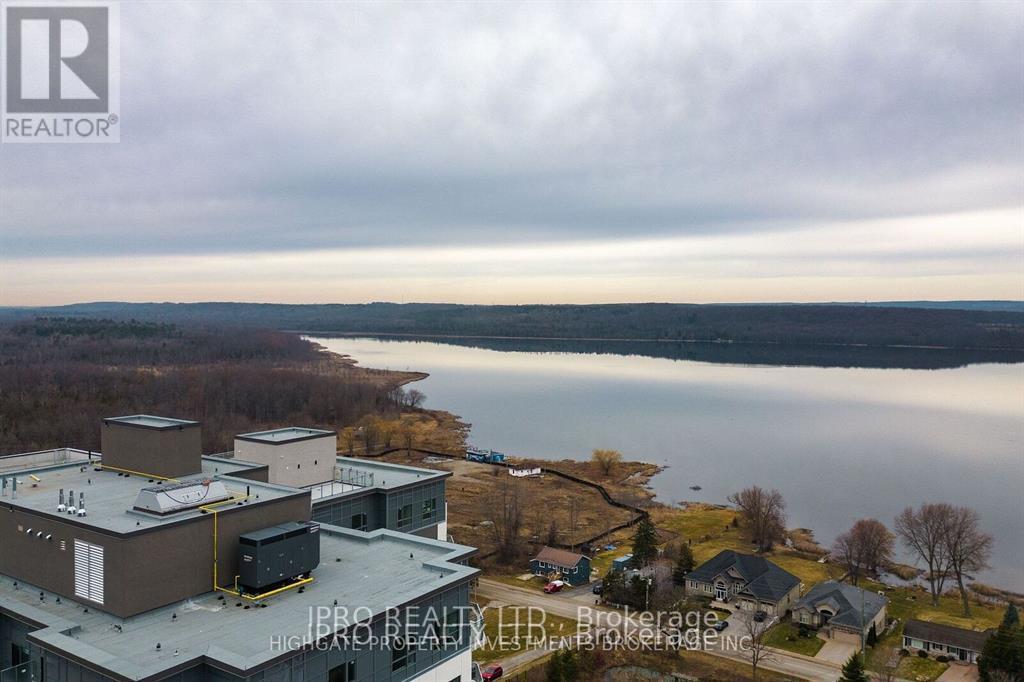 












208 - 56 LAKESIDE TERRACE

,
Barrie (Little Lake),




Ontario
L4M0L5

