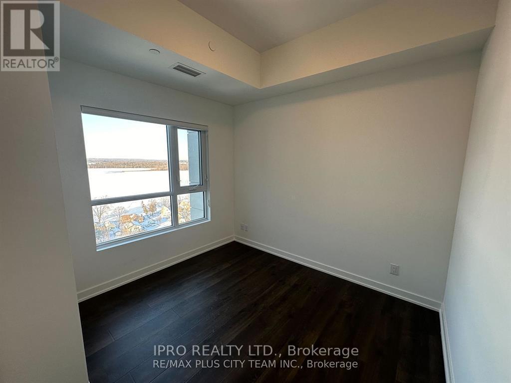 












208 - 56 LAKESIDE TERRACE

,
Barrie (Little Lake),




Ontario
L4M0L5

