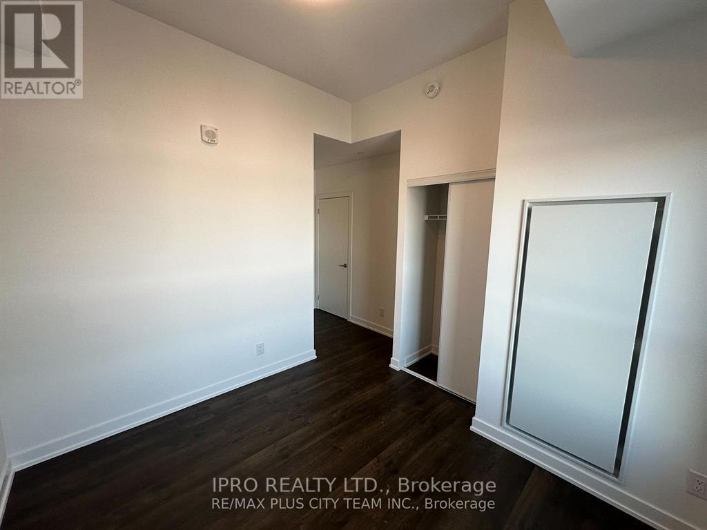 












208 - 56 LAKESIDE TERRACE

,
Barrie (Little Lake),




Ontario
L4M0L5

