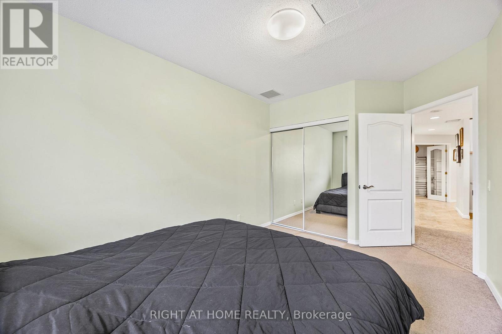 












53 - 74 ROSS STREET

,
Barrie (Queen's Park),




Ontario
L4N1G3

