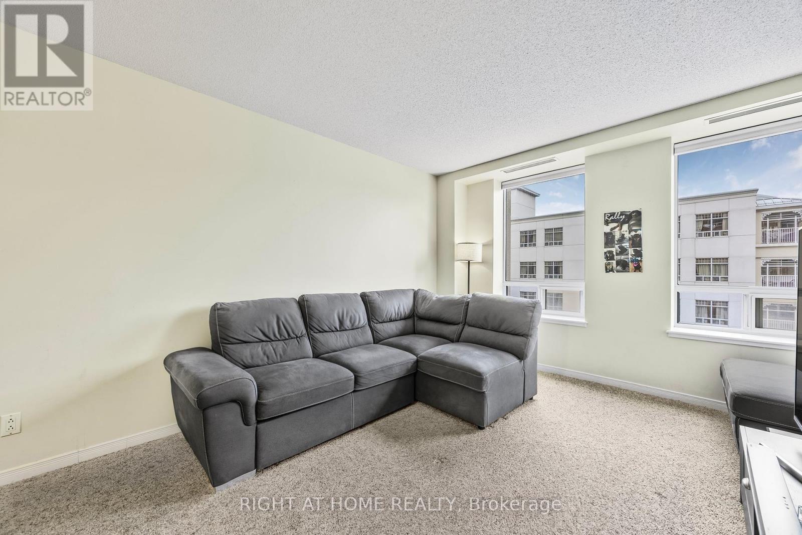 












53 - 74 ROSS STREET

,
Barrie (Queen's Park),




Ontario
L4N1G3

