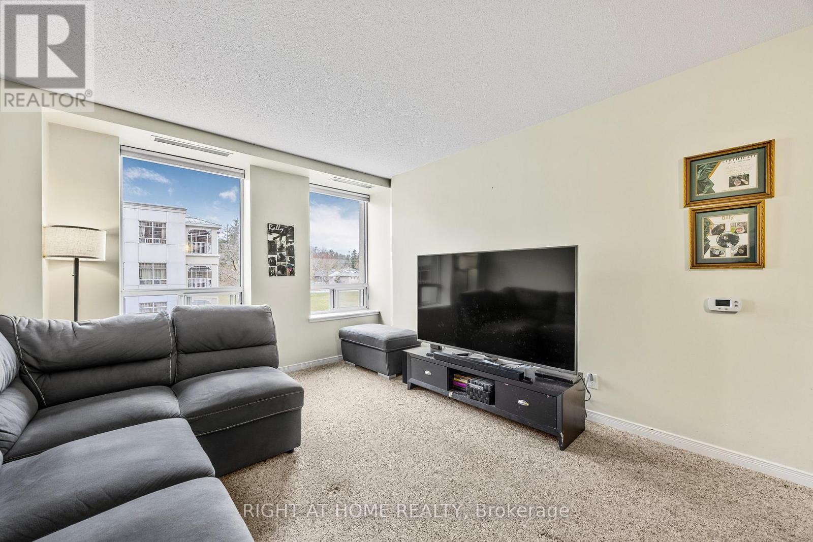 












53 - 74 ROSS STREET

,
Barrie (Queen's Park),




Ontario
L4N1G3

