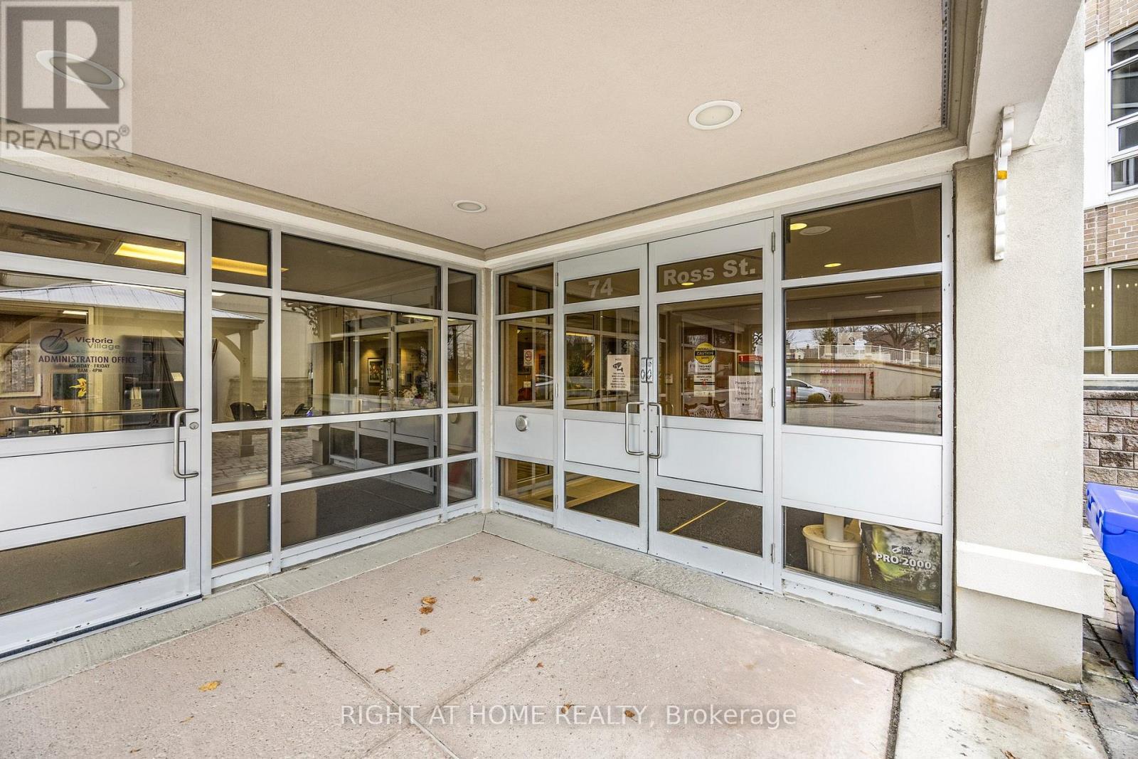 












53 - 74 ROSS STREET

,
Barrie (Queen's Park),




Ontario
L4N1G3


