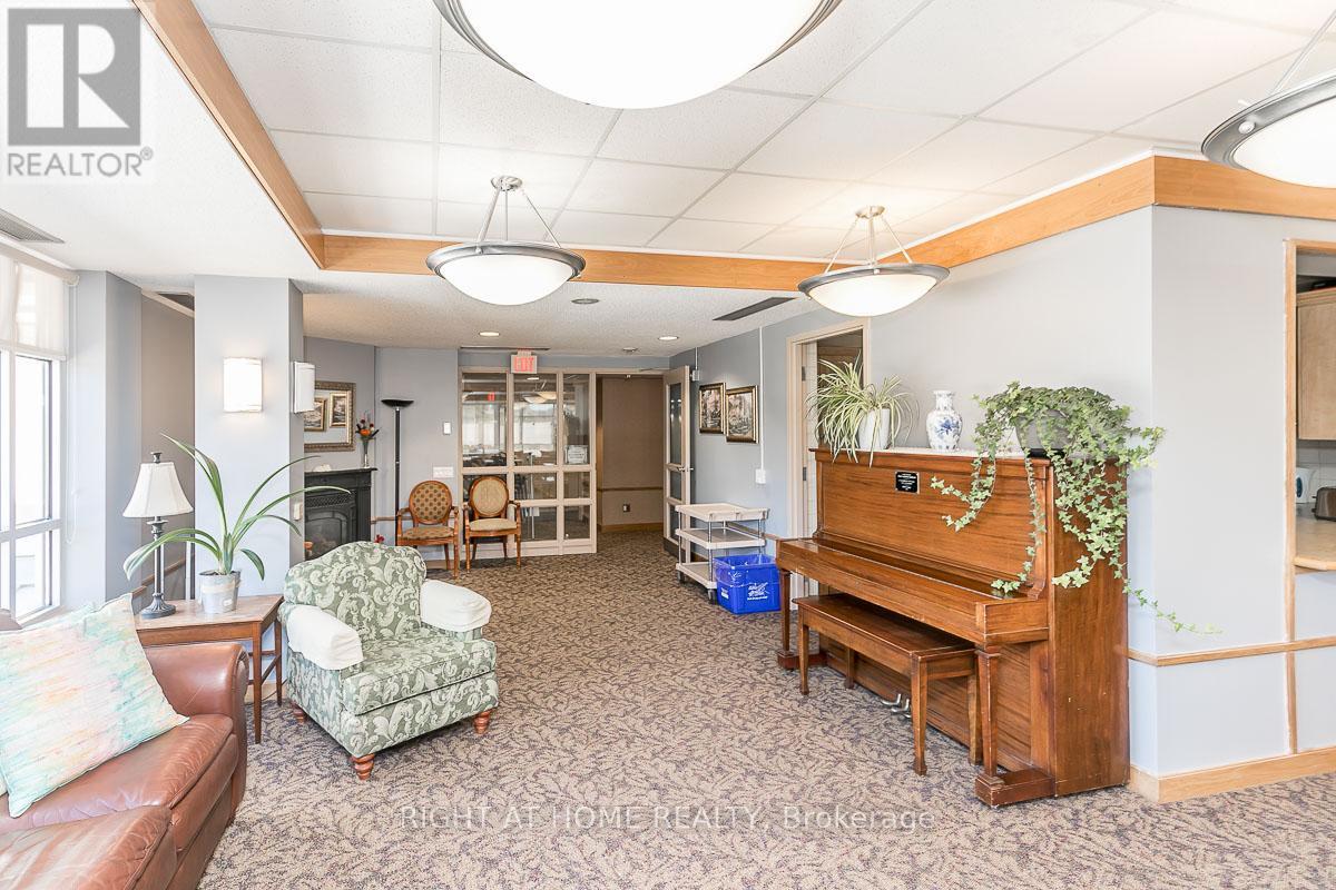 












53 - 74 ROSS STREET

,
Barrie (Queen's Park),




Ontario
L4N1G3

