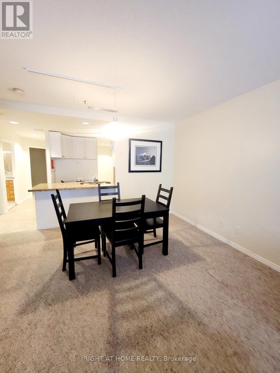 












53 - 74 ROSS STREET

,
Barrie (Queen's Park),




Ontario
L4N1G3

